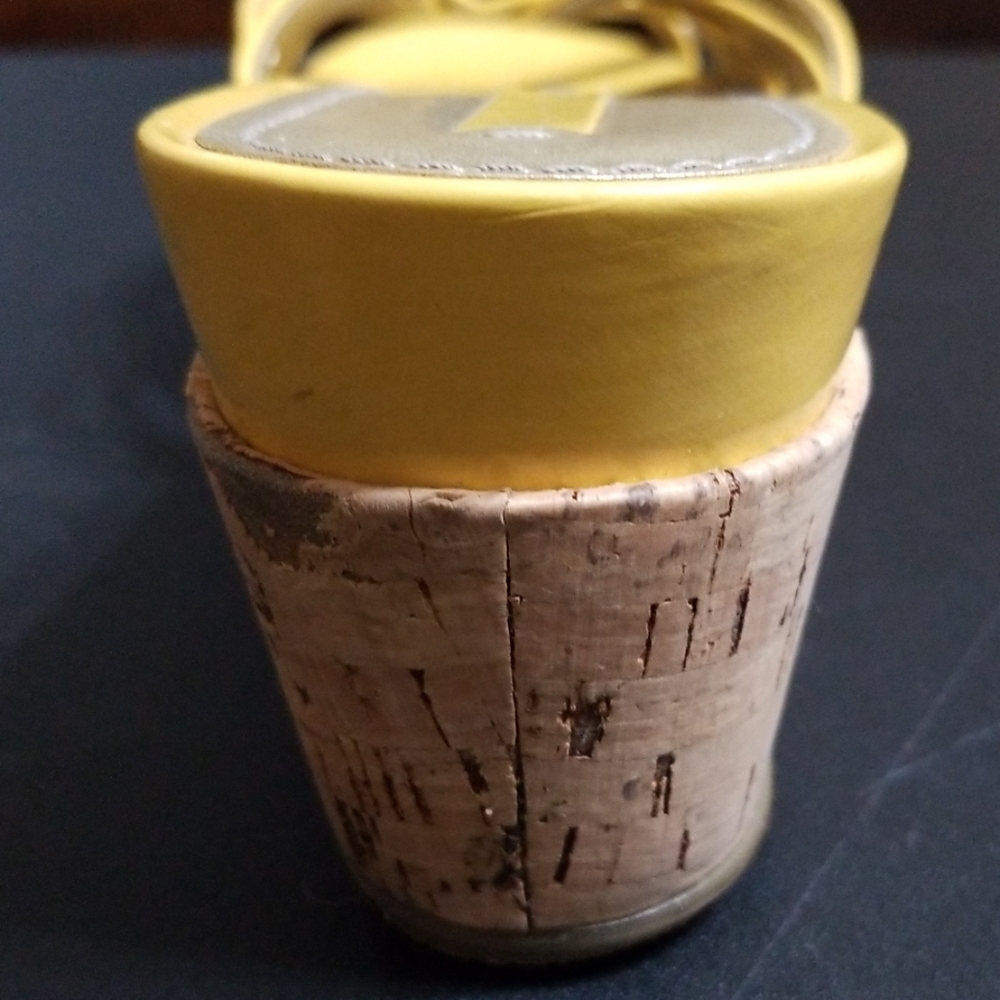 Shoes - Picture 4 of 4